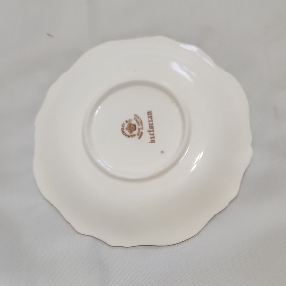 Elegant Floral Teacup and Saucer Set - Picture 3 of 6